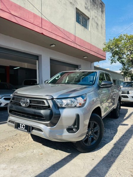 HILUX SR 2.8 4x4 AT