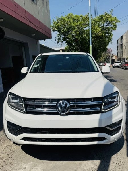 VOLKSWAGEN AMAROK HIGHLINE