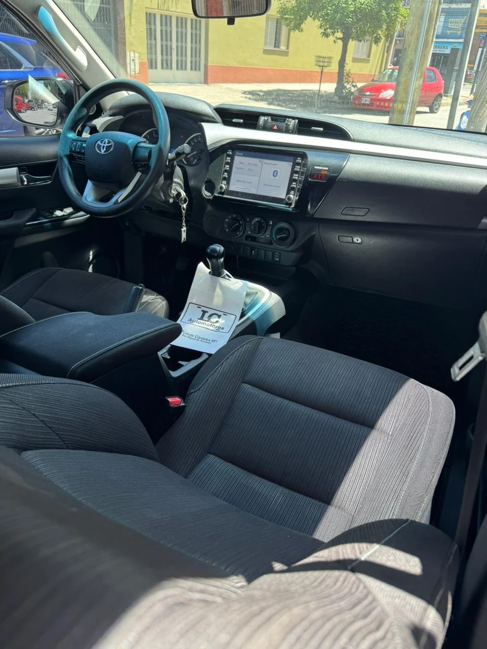 HILUX 4x2 SR 2.8